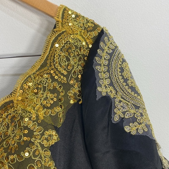 Elegant Black and Gold Women's Dress - Picture 3 of 10